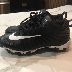 Boys Nike Alpha Shark 2 3/4 BG Football Cleats